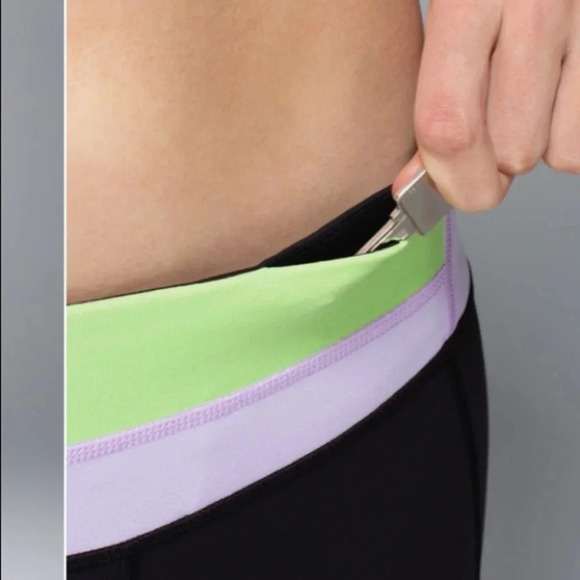 Lululemon gather and crow crop - Picture 4 of 10